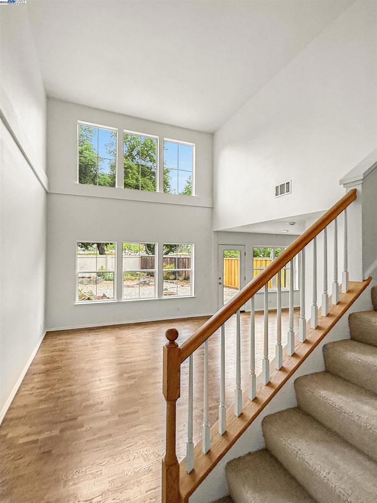 VESTRELLA - Residential