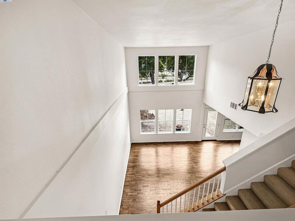 VESTRELLA - Residential