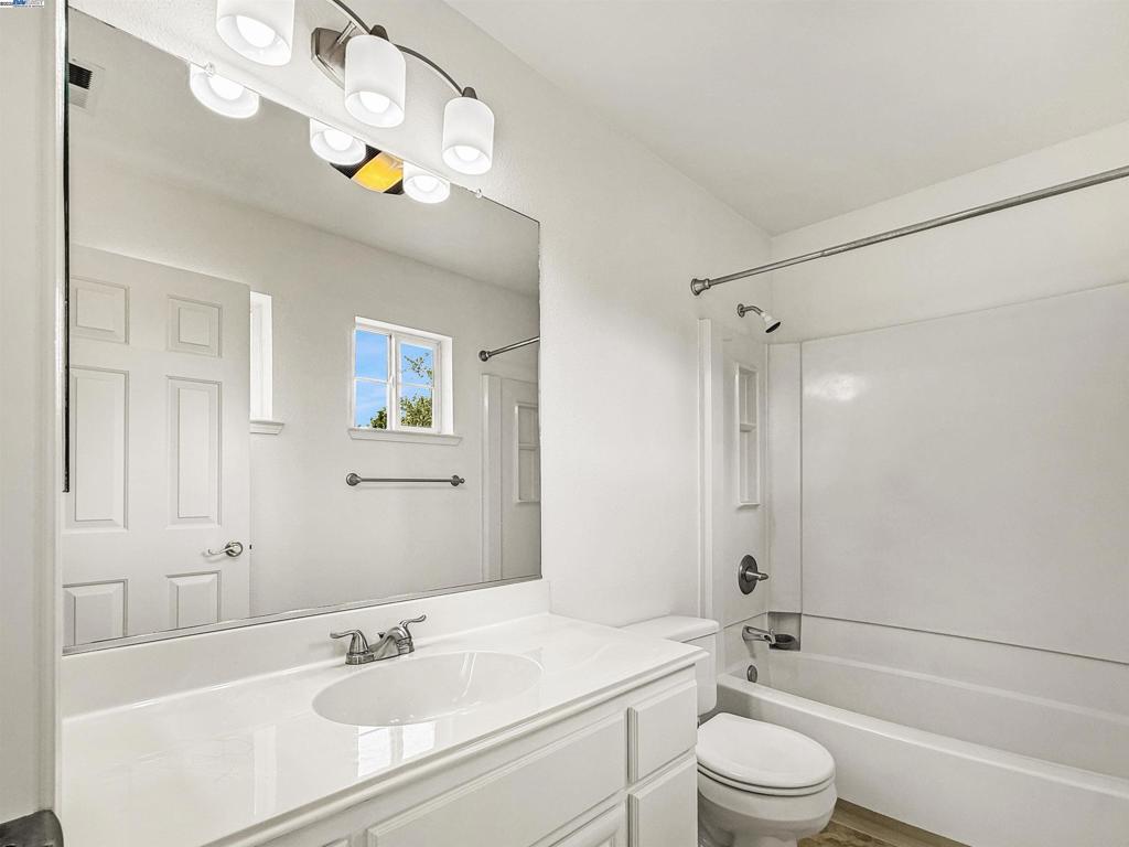 VESTRELLA - Residential