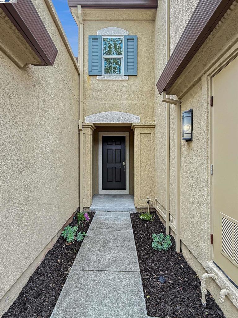 VESTRELLA - Residential