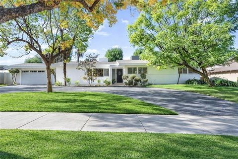 Photo of 1514 Franklin Ave, Redlands, CA 92373 (MLS # IG25271836)