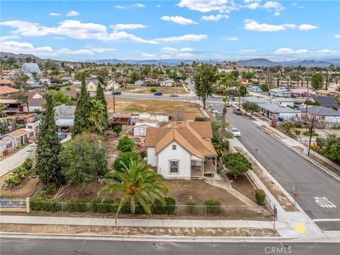 306 W 6th Street Perris CA 92570