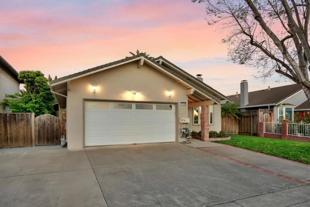 Photo of 1396 Fallen Leaf Dr, Milpitas, CA 95035 (MLS # ML82038542)