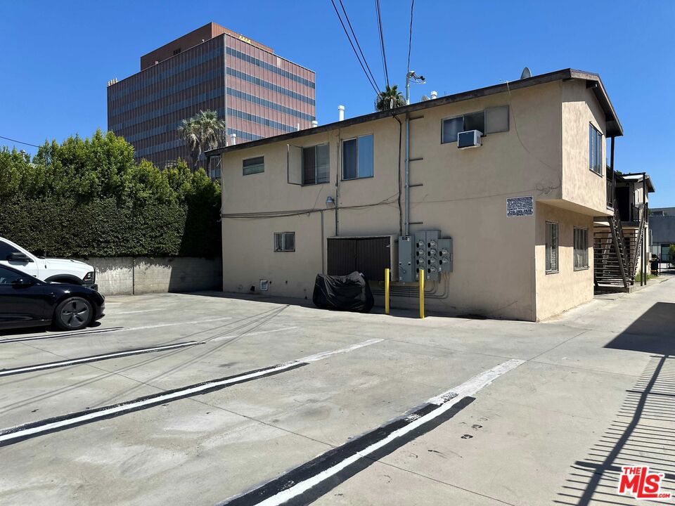 1421 N Hudson Avenue