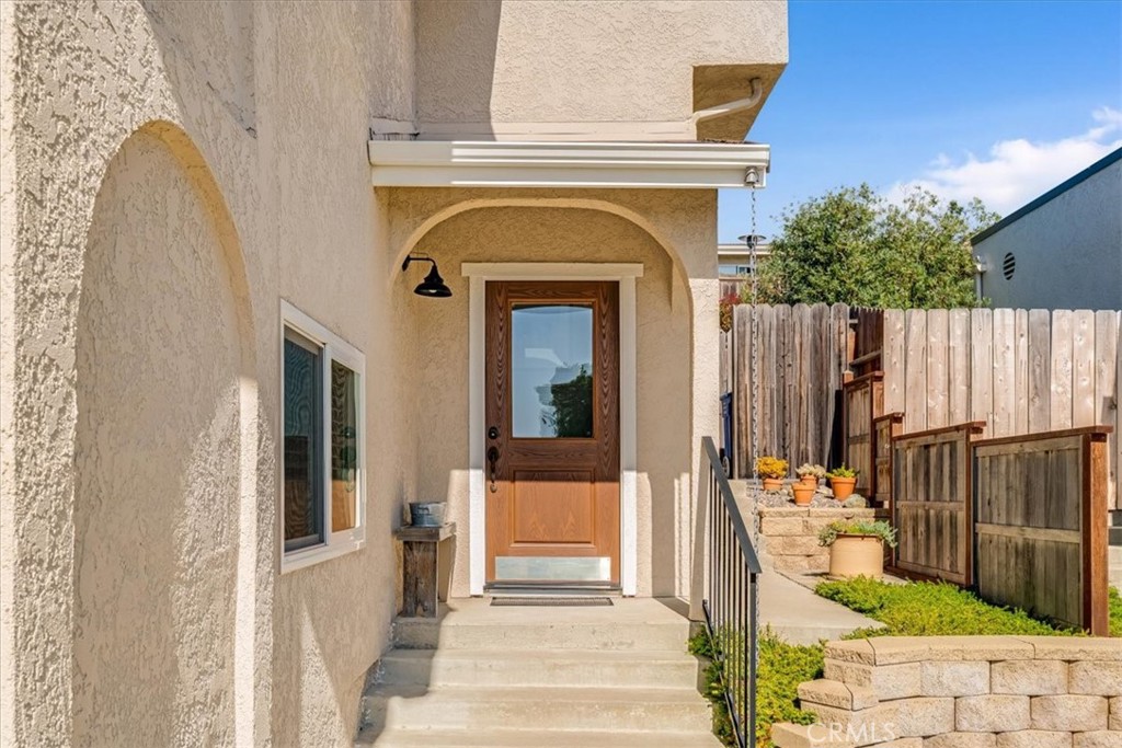 657 Vista Pacifica Circle