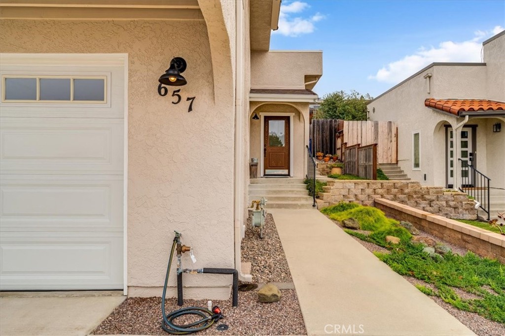 657 Vista Pacifica Circle