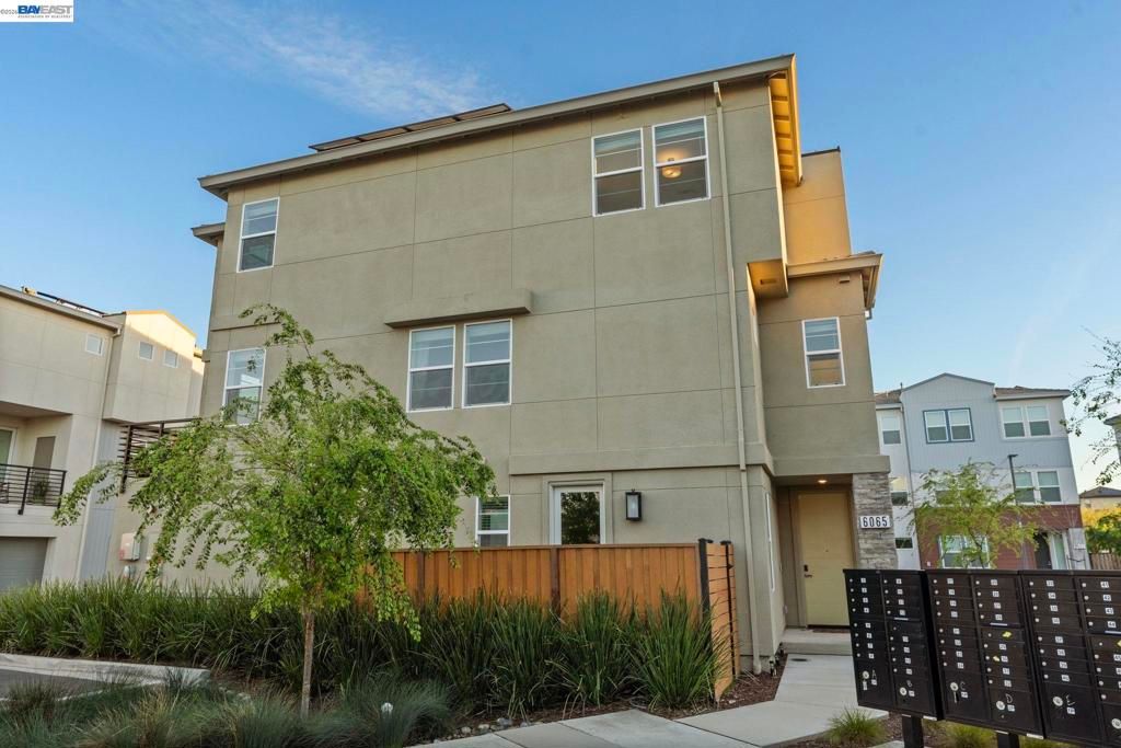 Photo of 6065 Bullion Ln Ln, Dublin, CA 94568 (MLS # 41127306)