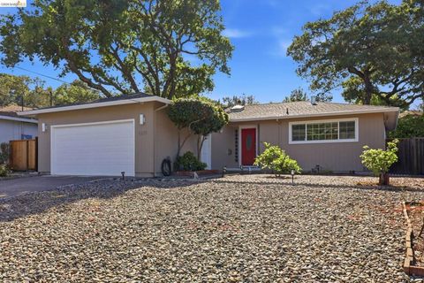 Photo of 1171 Cambridge St ST, Novato, CA 94947 (MLS # 41133419)