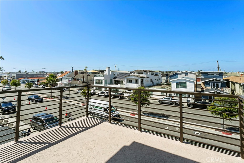 913 E Balboa Blvd C