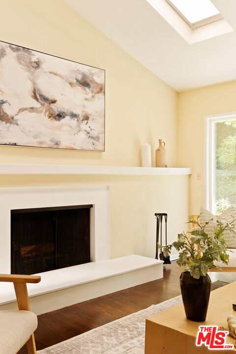 Properties 3 3588 Mandeville Canyon Road