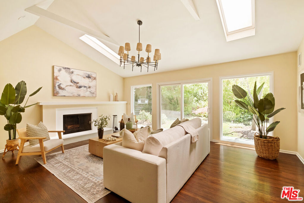 Properties 2 3588 Mandeville Canyon Road