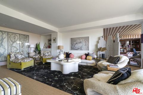 Photo of 818 N Doheny Drive #302, West Hollywood, CA 90069 (MLS # 26804971)