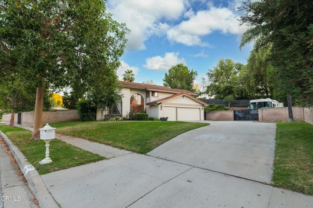 Photo of 652 Stonebrook Street, Simi Valley, CA 93065 (MLS # V1-31064)