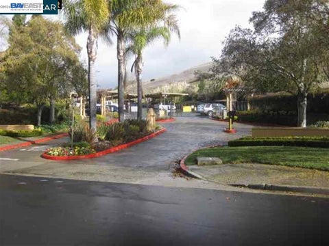 Photo of 725 Watson Canyon Ct #115, San Ramon, CA 94582 (MLS # 41149922)
