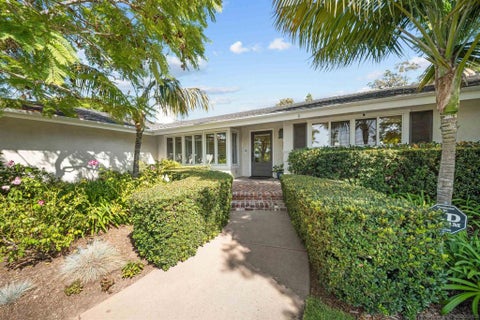 Photo of 6559 Avenida Manana, La Jolla, CA 92037 (MLS # 260023911SD)