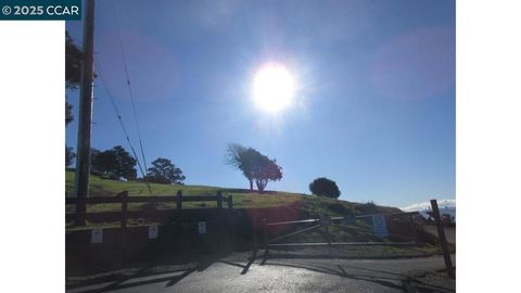 Photo of 0 Crest Ave, Richmond, CA 94801 (MLS # 41119647)