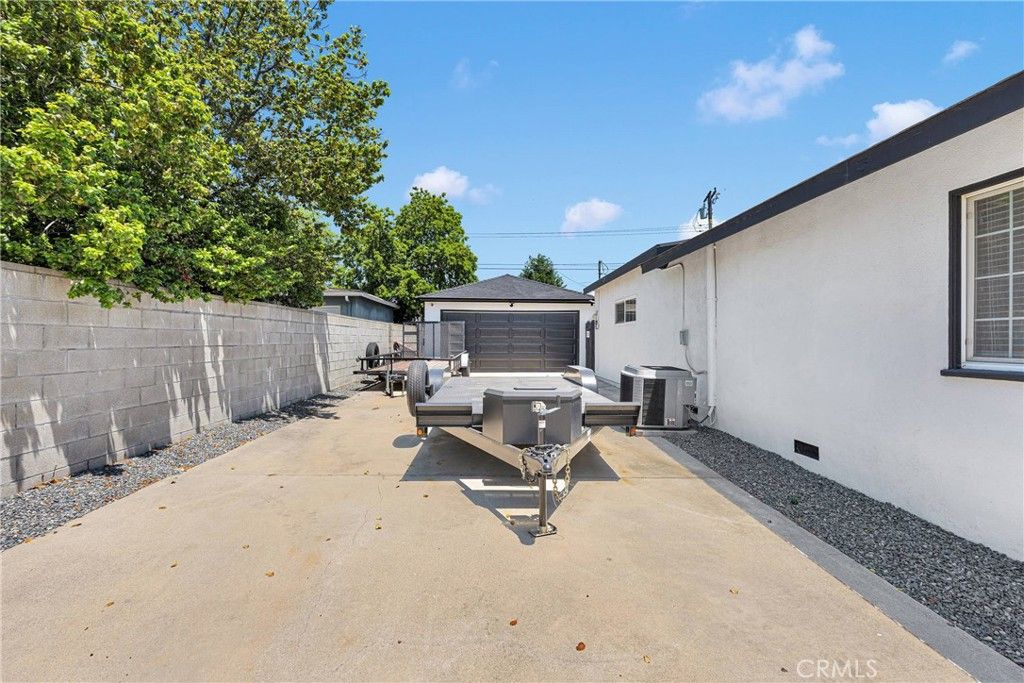 listing image 130725662768253318450