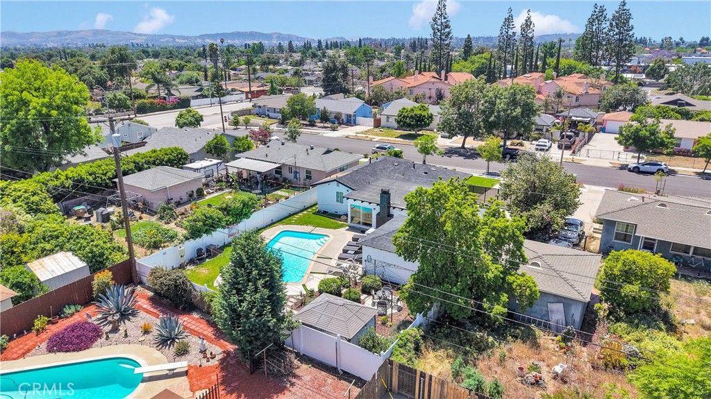 listing image 130725097393215028005