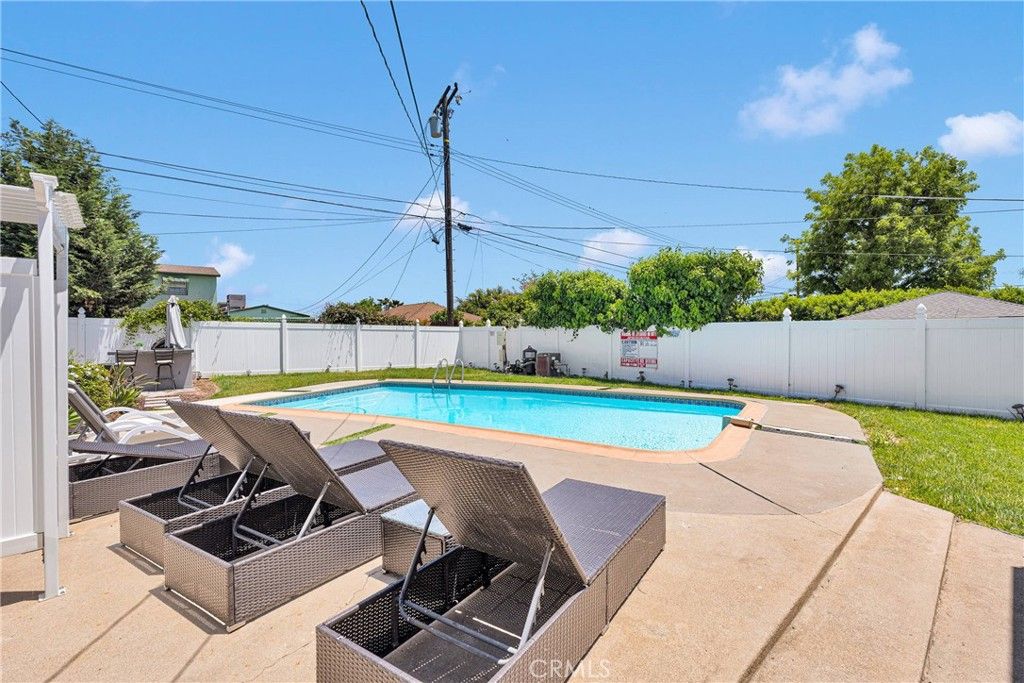 listing image 130724901481469838364