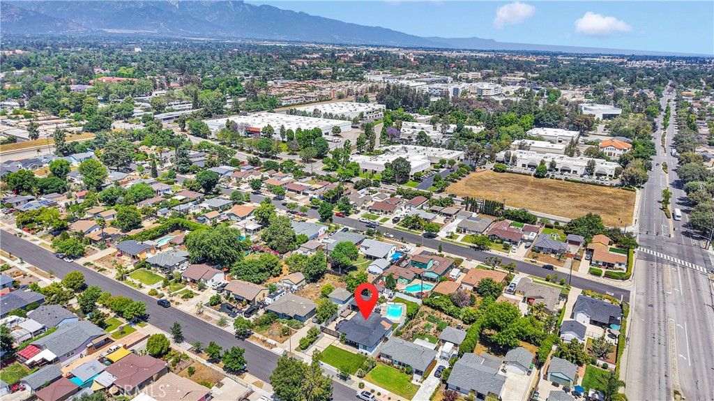 listing image 130727535409945627975