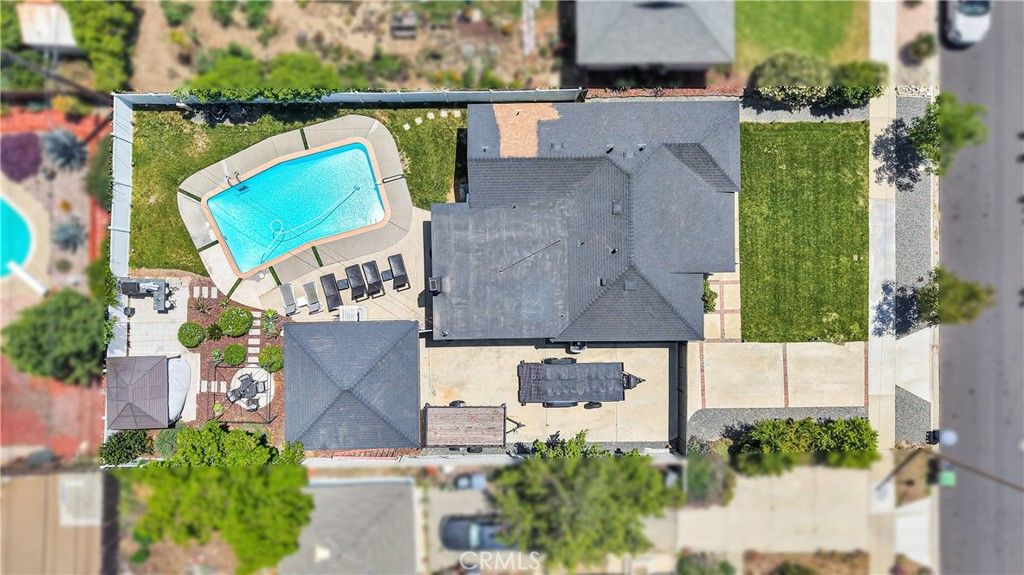 listing image 130726394736384652863