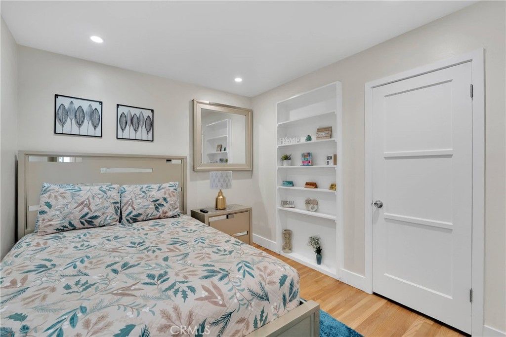 listing image 130729352220916742311