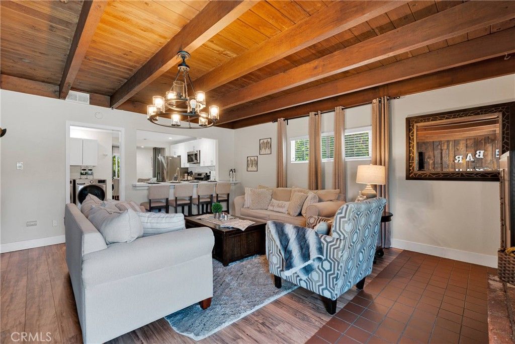 listing image 130726595882798421692