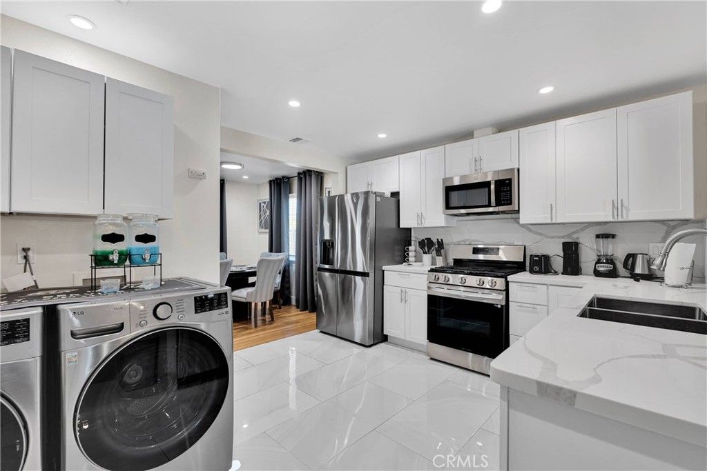 listing image 130729338863169600188