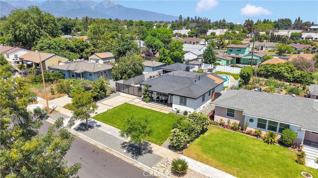 listing image 130726034673252928121