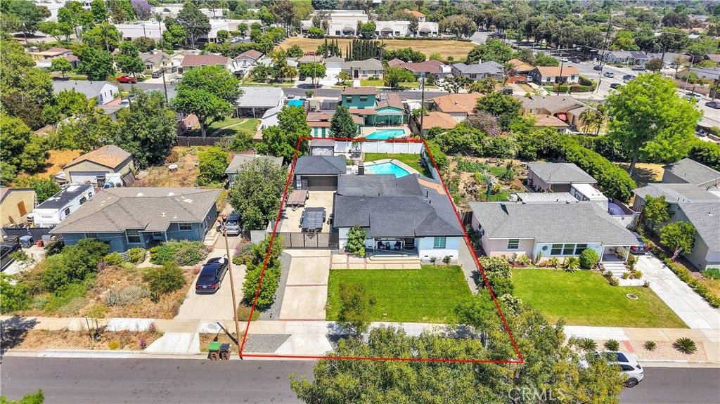 listing image 130726381105880356525