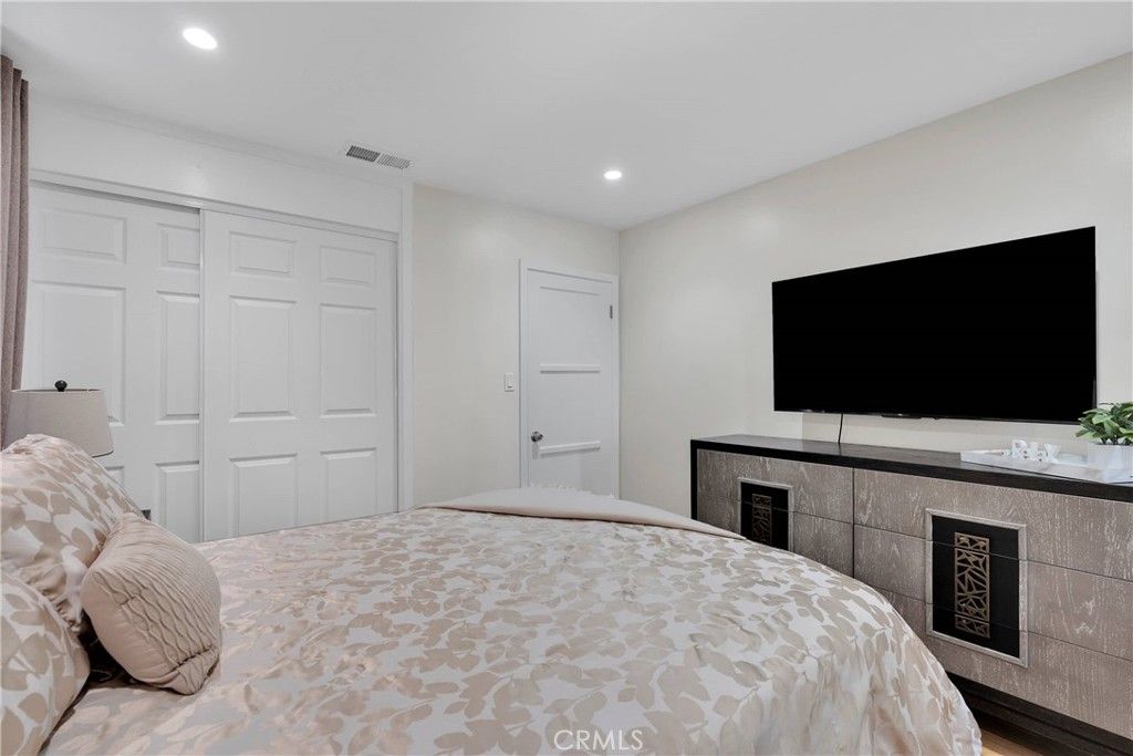 listing image 130721062914223758992