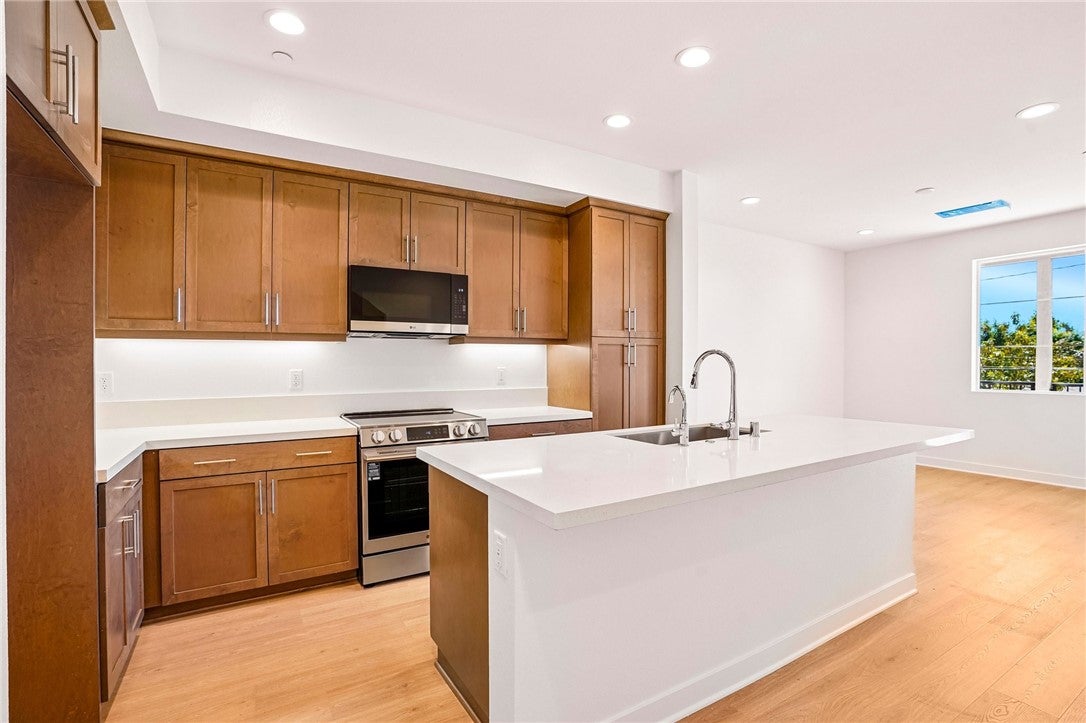 318 E William Way