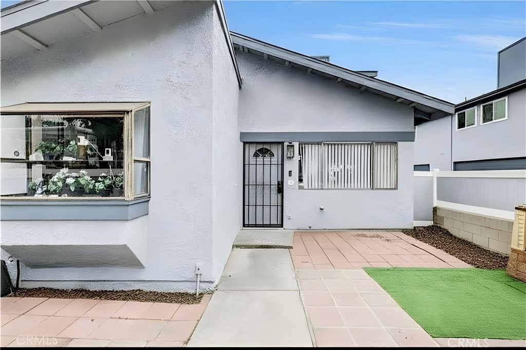 900 W Sierra Madre Avenue 44