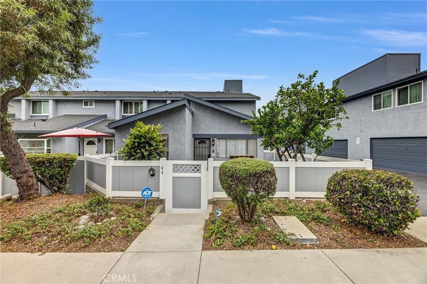 Located in the Foothills of Azusa, this corner unit condo is as large as a single family home! Upon entering you will find a spacious front patio with peaceful views of the foothills. Inside is a living room, adjacent dining room and family room. The kitchen has plenty of cabinet space. Downstairs has tile flooring, attached 2 car garage, half guest bathroom. Upstairs features a large primary suite with ensuite bathroom, walk in closet. The other 2 bedrooms are a good size and there is an additional hallway bathroom upstairs. Upstairs has laminate wood flooring. There is a stair lift/ramp for accessibility to get up the stairs, newer AC unit, new exterior paint. The community has 2 pools/spas, pickle ball courts, tennis courts, clubhouse. Located within walking distance to schools, golf course, parks. Easy access to the 210 freeway. Do not miss out on this opportunity!