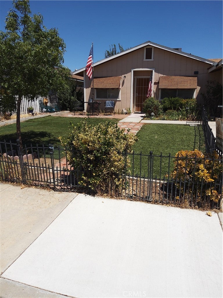 1560 Bonita Place