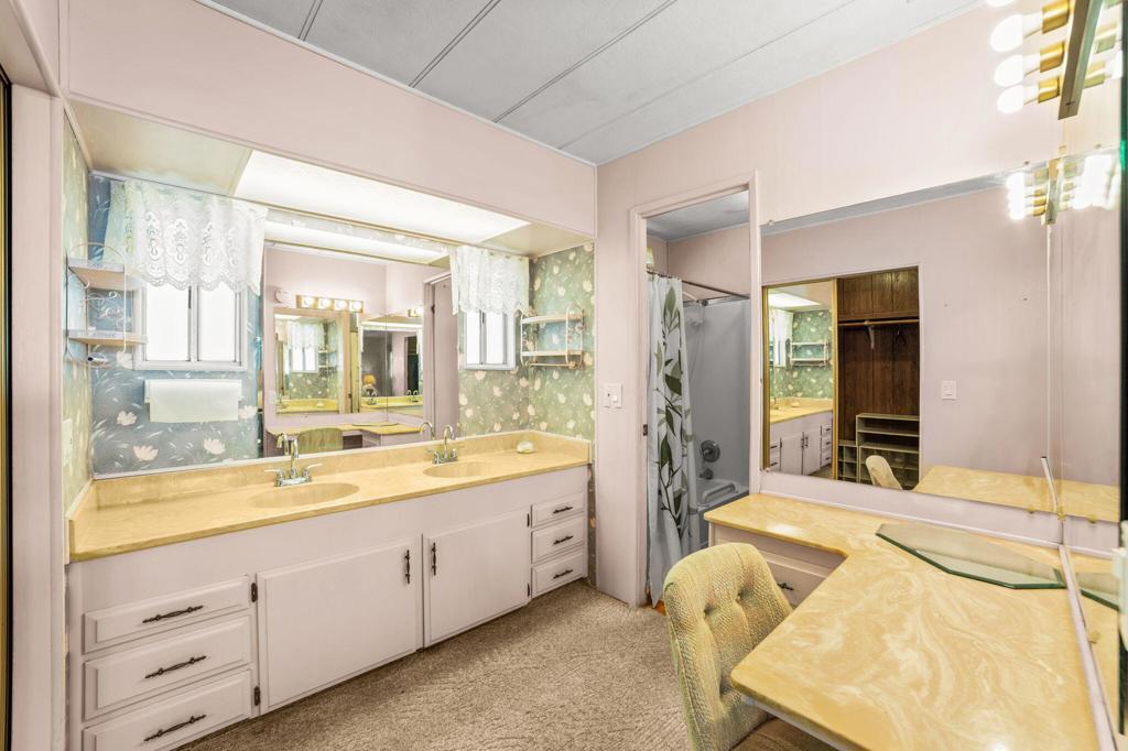 Not Applicable-1 - Manufactured In Park