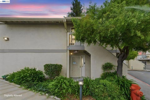 Photo of 894 Lewelling Blvd BLVD #13, San Leandro, CA 94579 (MLS # 41146504)