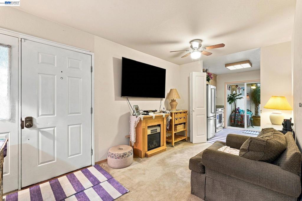 894 Lewelling Blvd BLVD 13, San Leandro CA 94579
