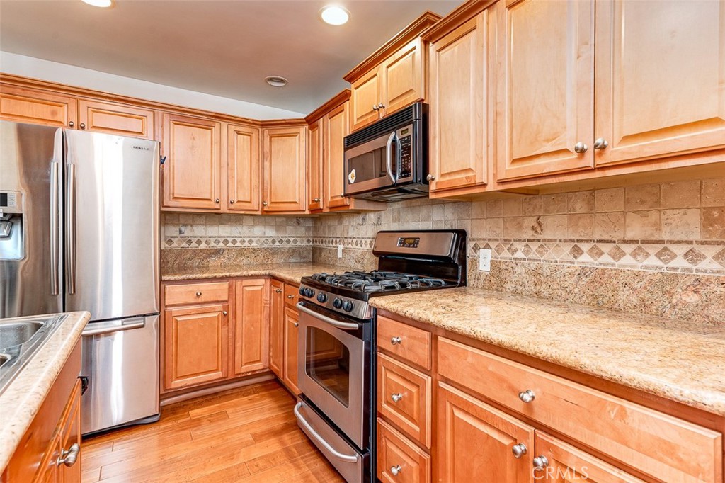 533 S St Andrews Place 104