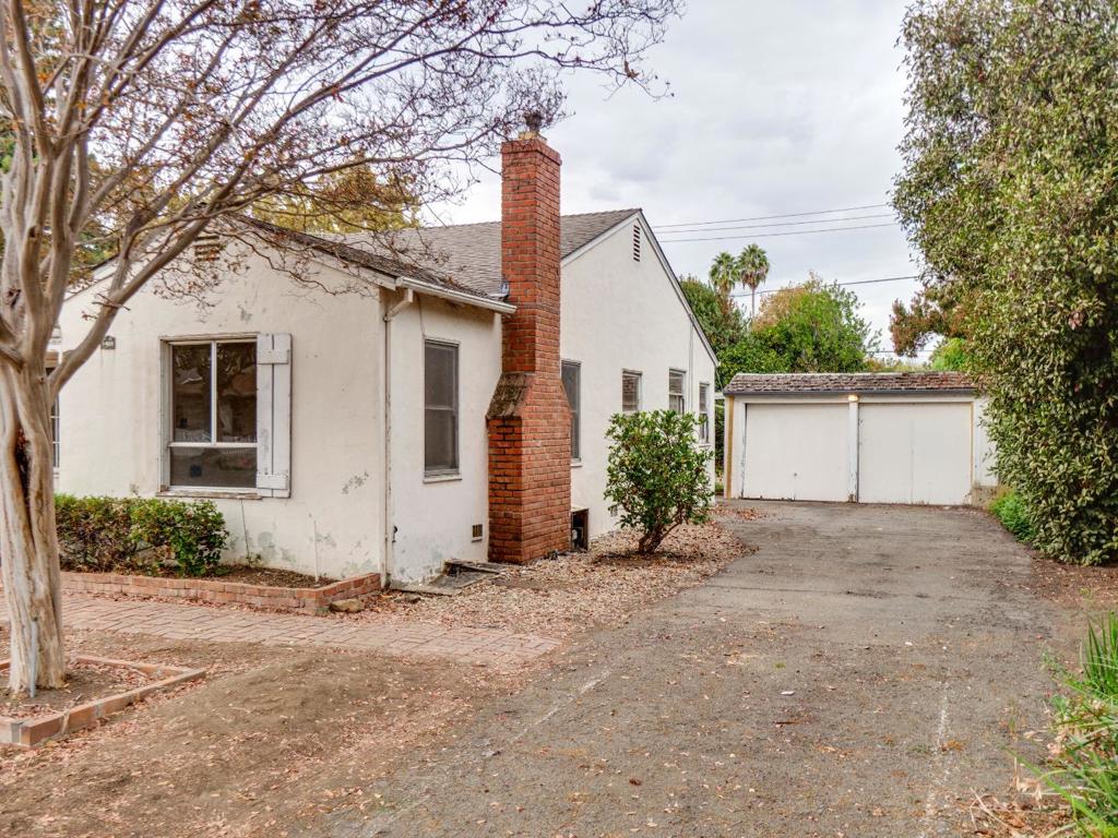 1409 Hamilton Way