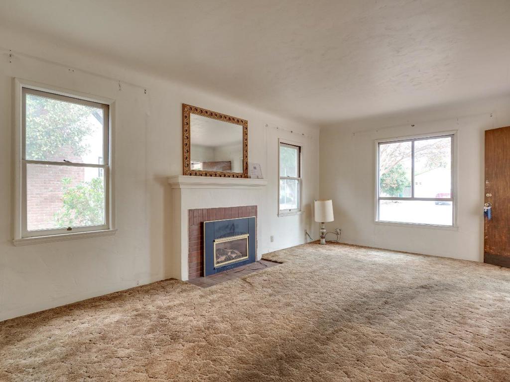 1409 Hamilton Way
