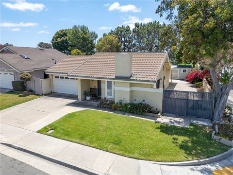 Photo of 10724 El Rubi CIR, Fountain Valley, CA 92708 (MLS # OC26089760)