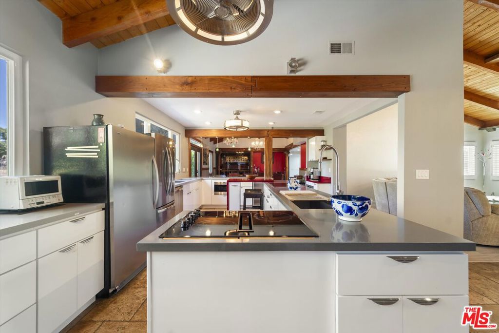 39700 Avenida Arizona