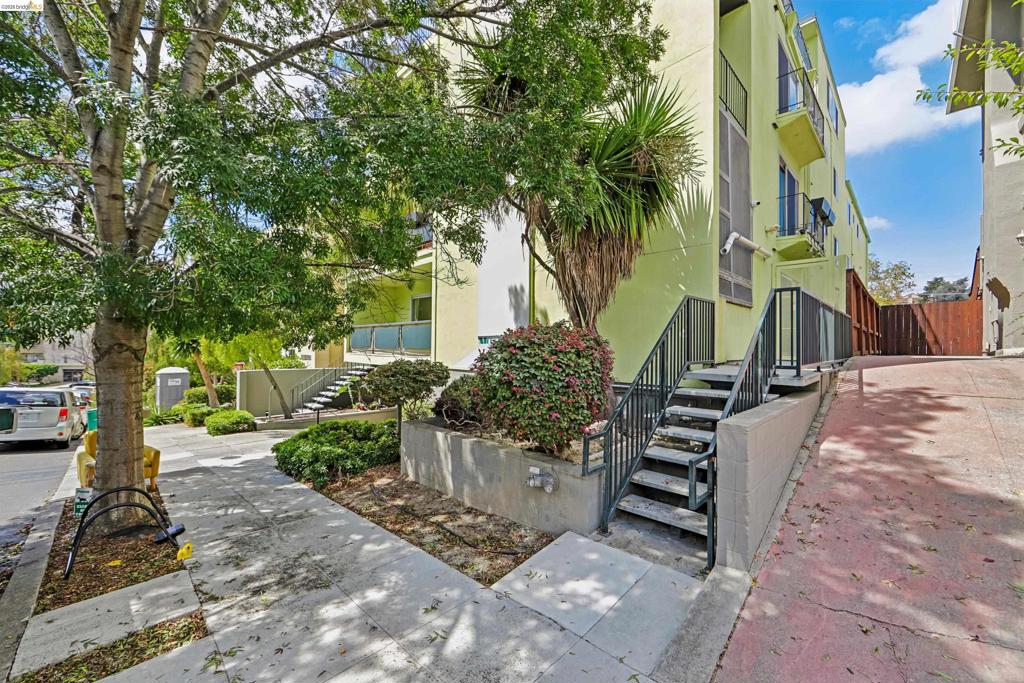 321 Warwick Ave 303