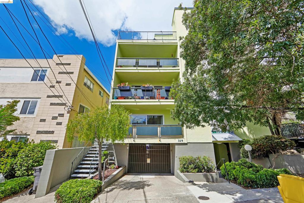 321 Warwick Ave Ave 303, Oakland CA 94610