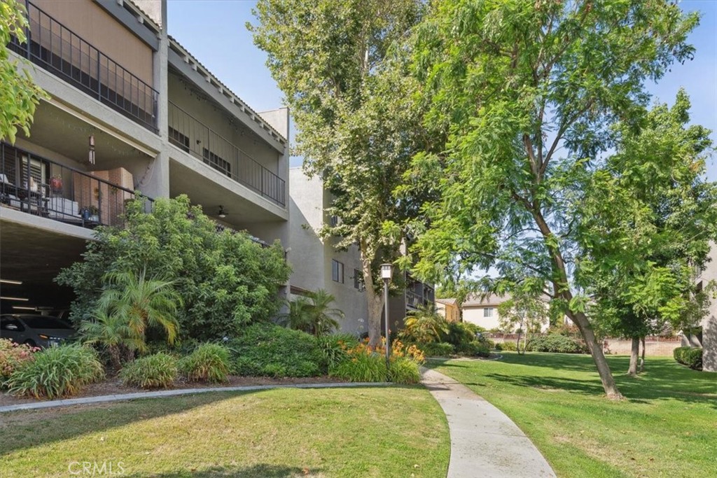 254 E Fern Ave Unit #204
Offered in the Gated Fernwood Condo Community
Spacious and well-appointed 2-bedroom, 2-bath condo offering 1,188 sq ft of comfortable living in a prime location near downtown Redlands. Situated within the desirable Fernwood gated community, this unit boasts a quiet, interior location with convenient access to amenities and entry.
Interior Features:
- Open floor plan with abundant natural light
- Cozy fireplace in the living room
- Large private balcony with serene landscape views
- In-unit laundry room
- Two covered parking spaces + oversized storage unit
- Easy elevator access
Community Amenities:
- Gated entry for added security
- Pool and spa
- Pickleball / tennis courts
- Fitness center and community room
Enjoy the perfect blend of privacy, convenience, and resort-style living. This exceptional property is move-in ready and won’t last long!