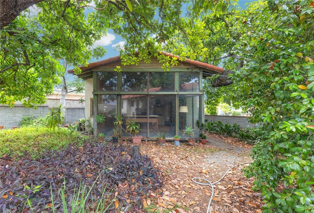 234 N Magnolia