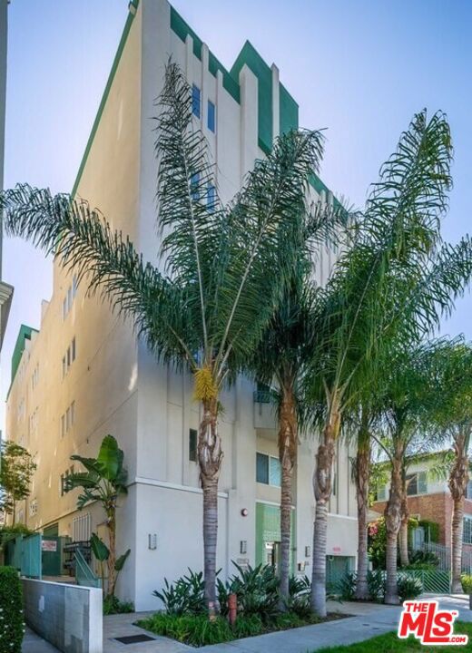 Check out 3D Virtual tour online. Location! Location! Location! This stunning Art Deco Gem in the Heart of Koreatown is a must-see. Nestled on a peaceful street in one of Koreatown's most coveted locations, this well maintained south-facing 3 bed, 3 bath end unit offers the perfect blend of character, comfort, and convenience. This home offers easy access to vibrant dining, shopping, and transit options while providing a serene retreat from the city's hustle. Sorry, No pet.