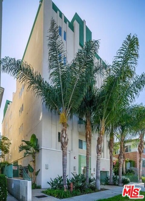 Photo of 906 S Serrano Avenue #303, Los Angeles, CA 90006 (MLS # 25608109) Photo of 906 S Serrano Avenue #303, Los Angeles, CA 90006 (MLS # 25608109)
