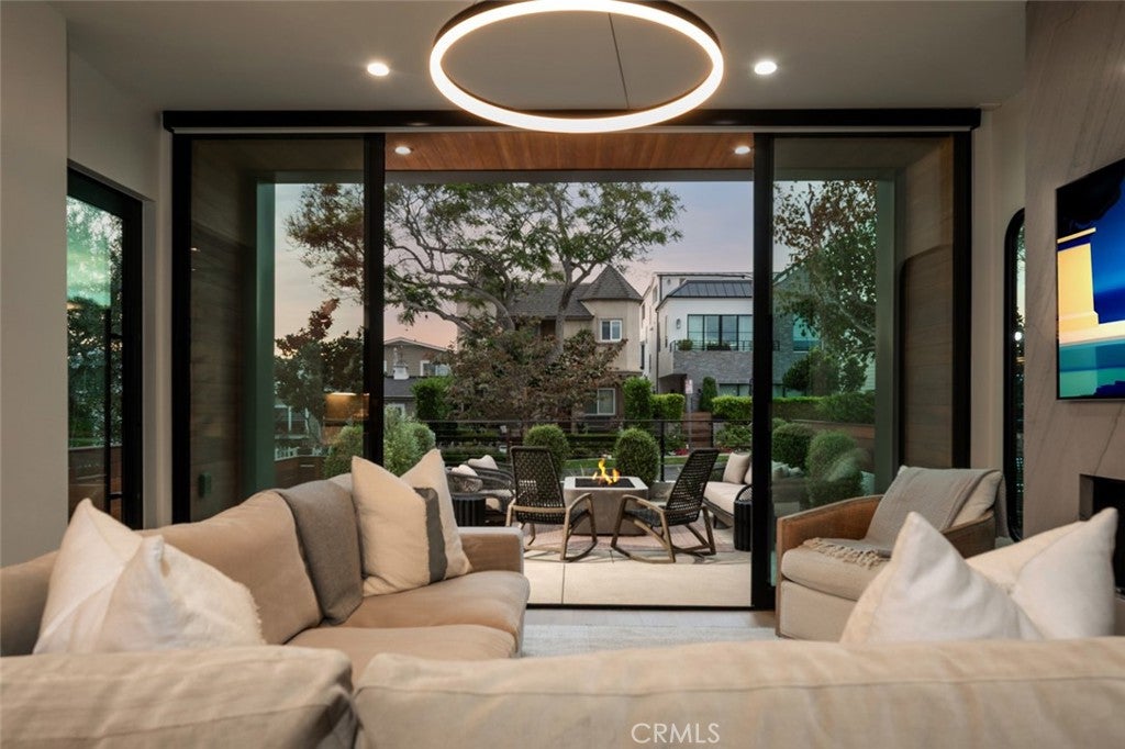 716 Orchid Avenue, Corona Del Mar CA 92625 - Photo 12